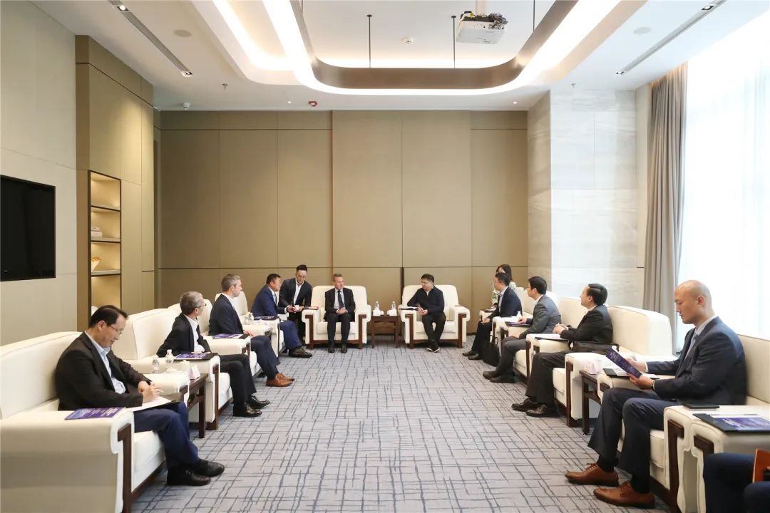 陸崇珉會見英國伊科尼克技術有限公司首席執(zhí)行官基斯·維金斯一行